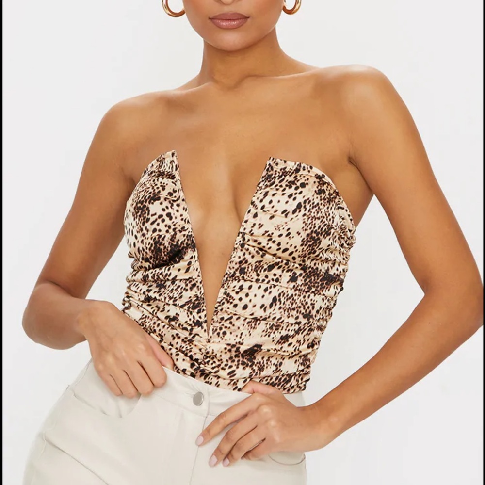 Pretty Little Thing Leopard Plunge Strapless Top